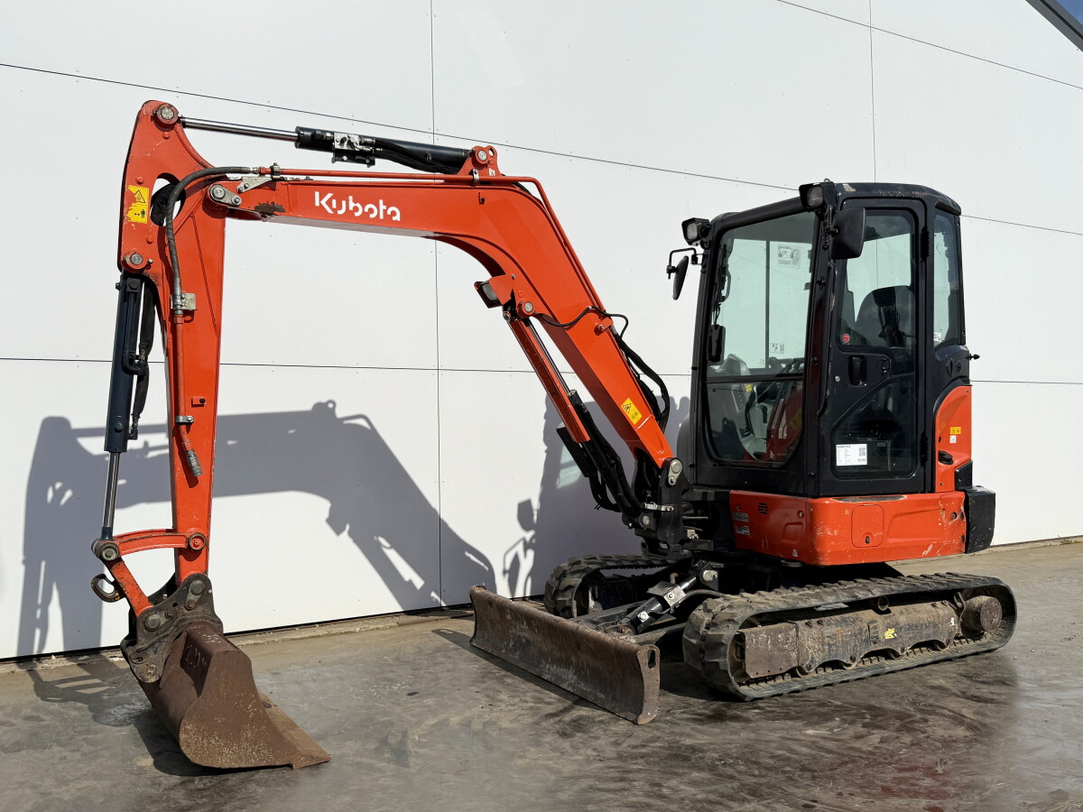 Kubota KX037-4