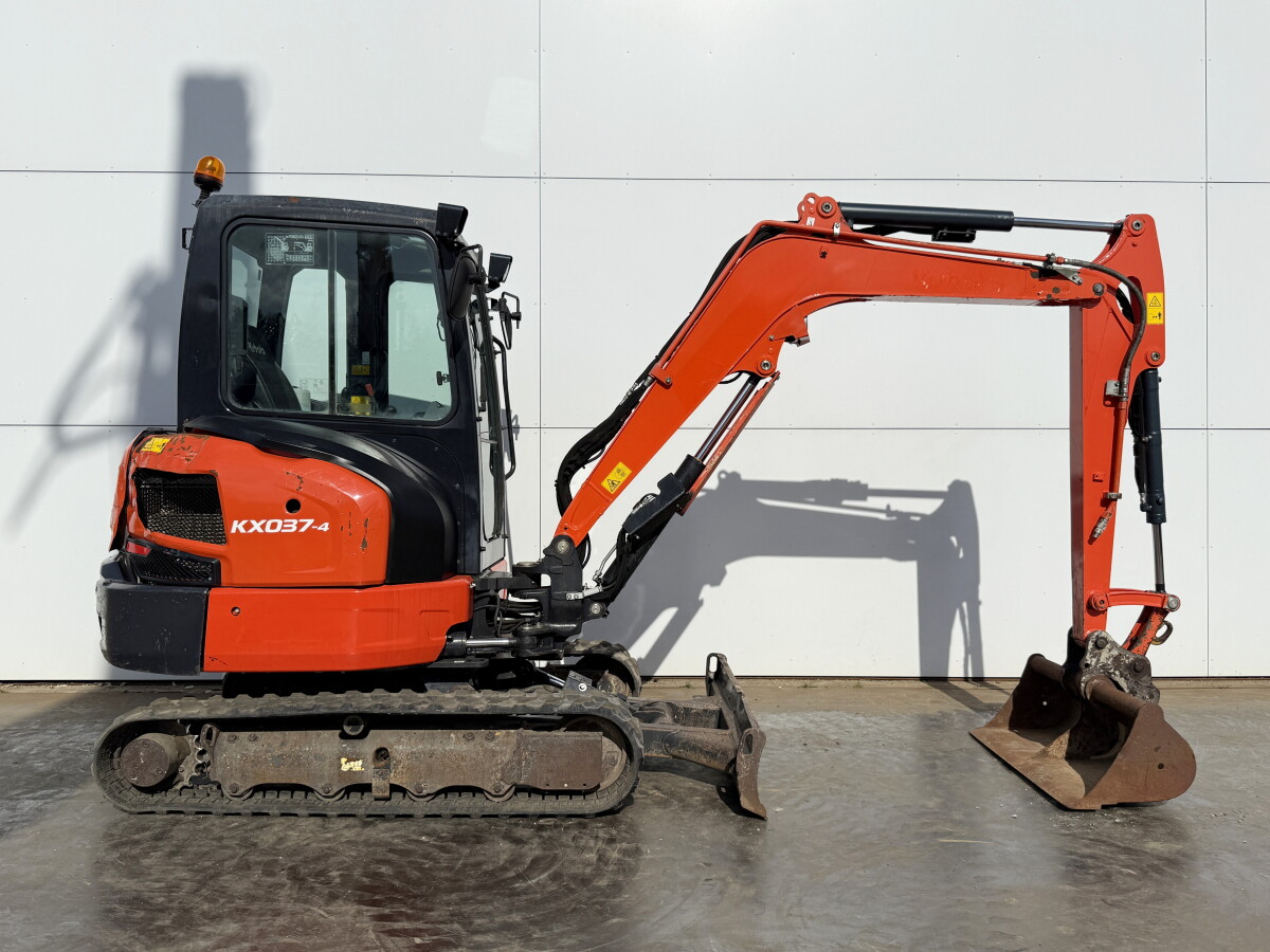 Kubota KX037-4