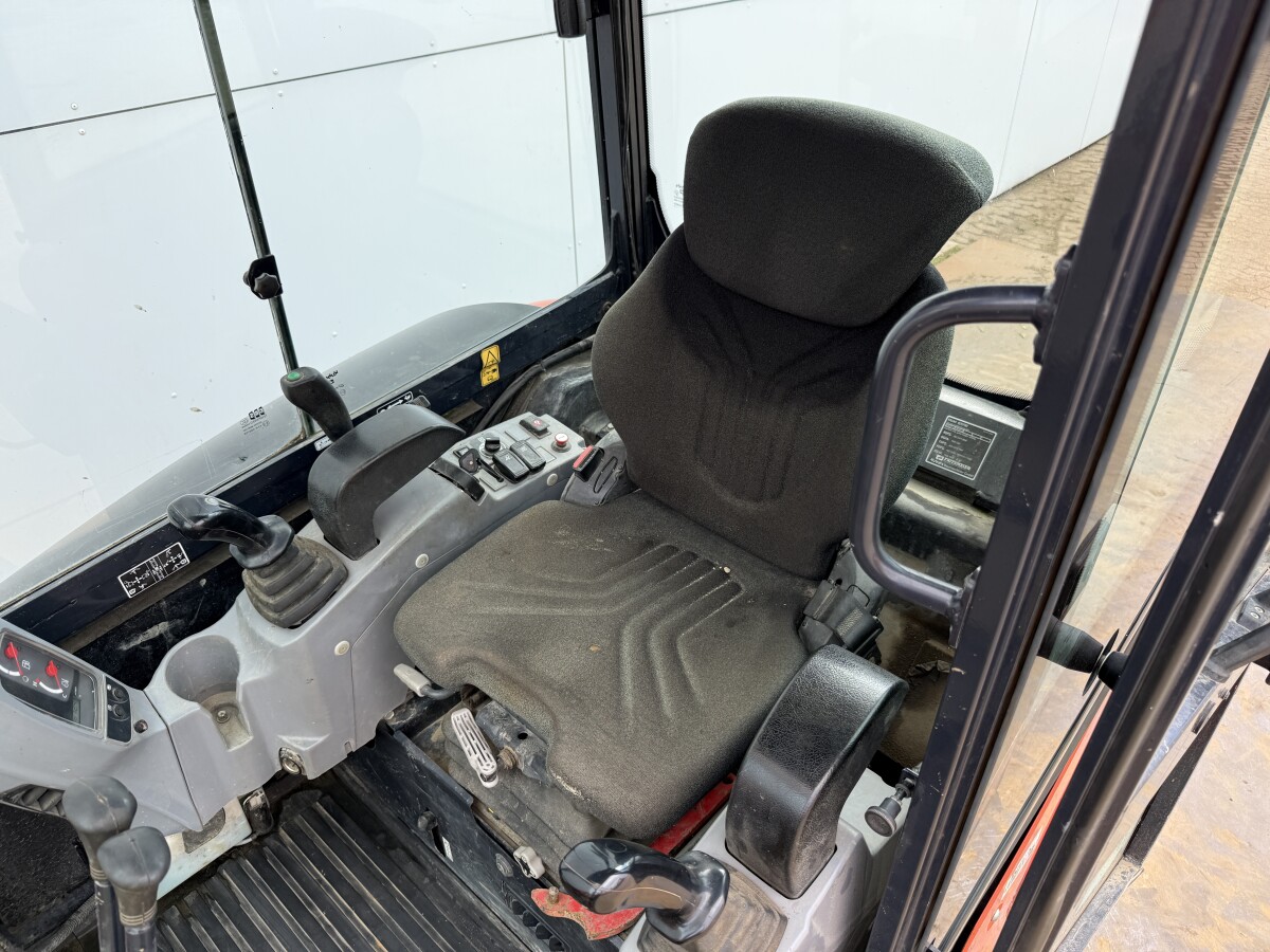 Kubota KX027-4 Lignes de marteau / Attache rapide – Image 21
