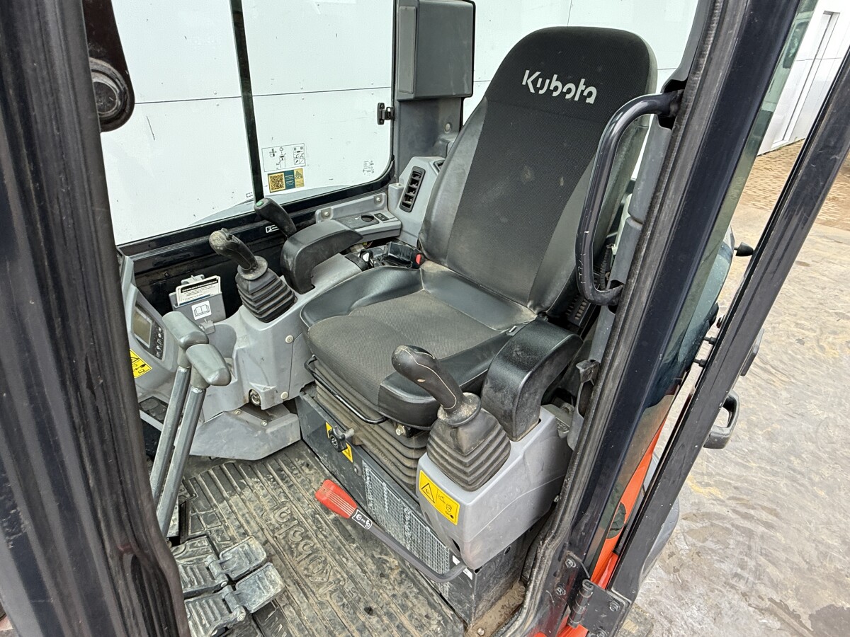 Kubota KX037-4 – Image 9