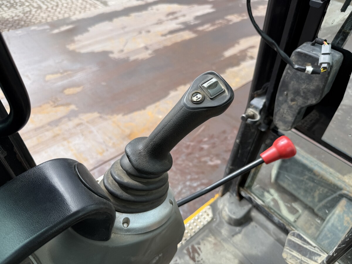 JCB 48Z-1 Hammer Lines / Quick Coupler – Image 10
