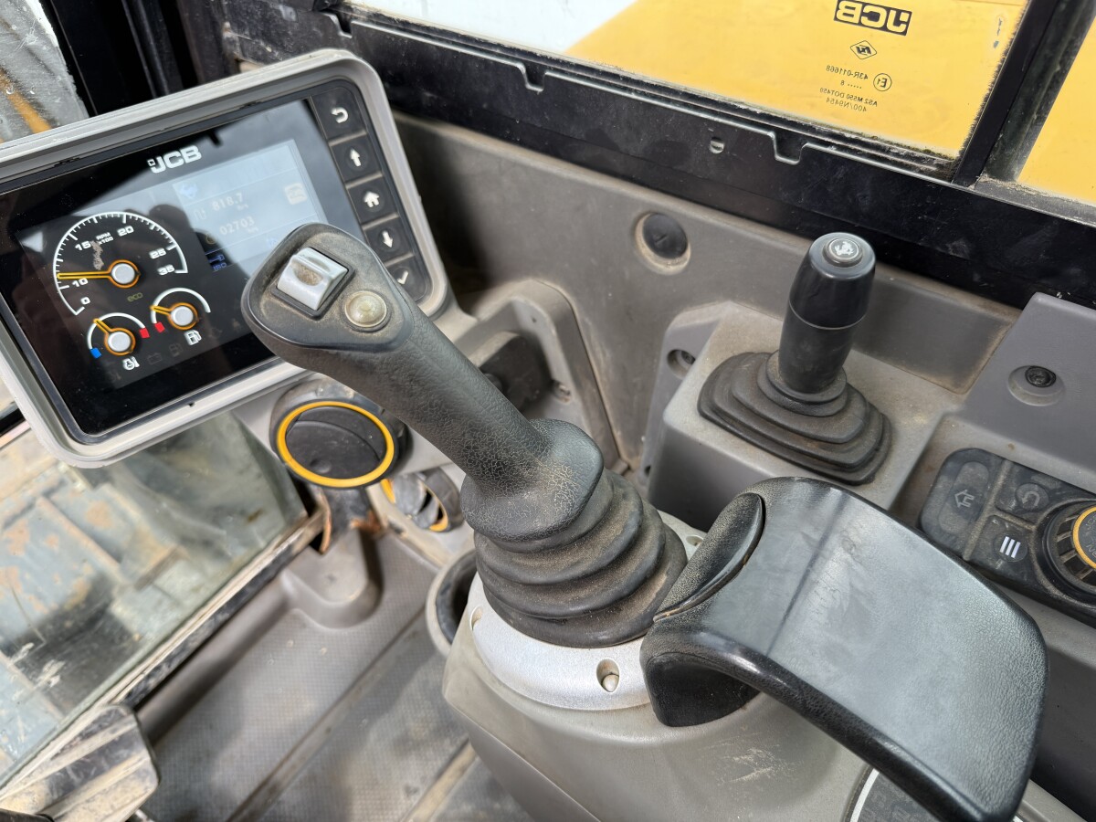 JCB 48Z-1 Hammer Lines / Quick Coupler – Image 11