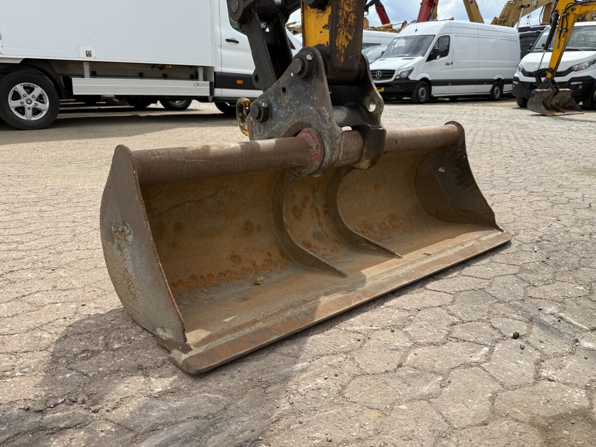 JCB 48Z-1 Hammer Lines / Quick Coupler – Image 16