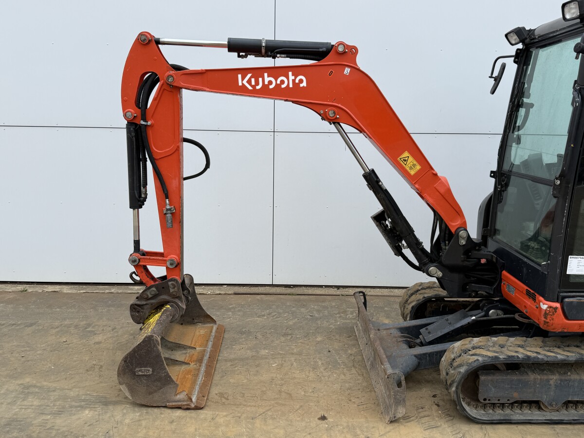 Kubota KX027-4 Lignes de marteau / Attache rapide – Image 15