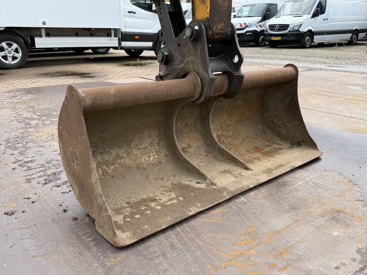 JCB 48Z-1 Hammer Lines / Quick Coupler – Image 16