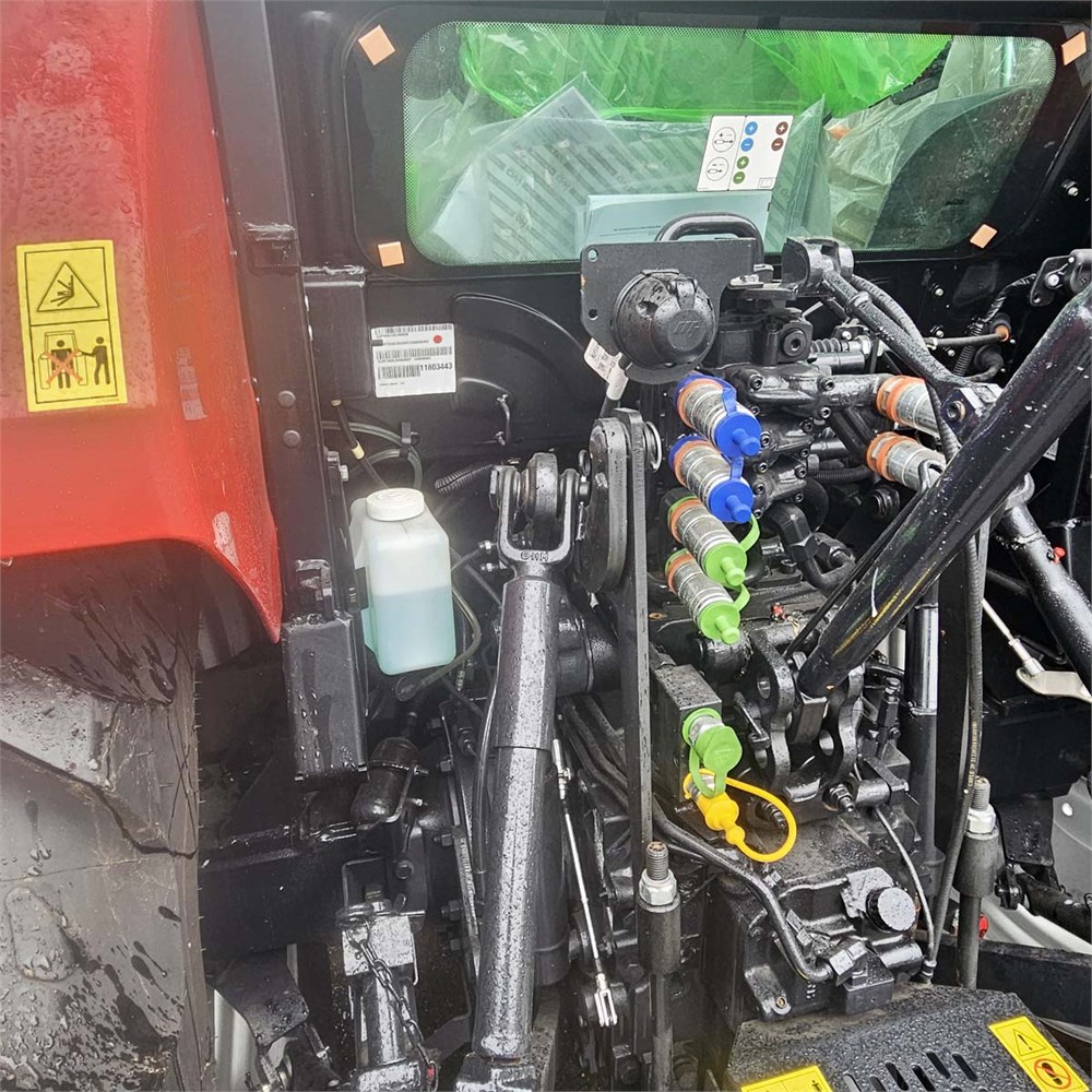 Case IH Farmall 100 A, année 2023 – Image 16