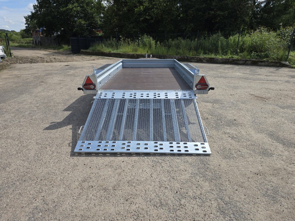 Remorque ZASŁAW MK350TH pour le transport d'une mini-pelle d'un PTAC de 3,5 tonnes – Image 4