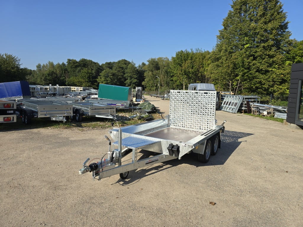 Mini-pelle Martz Bau 3 2700 kg 260 x 150 cm