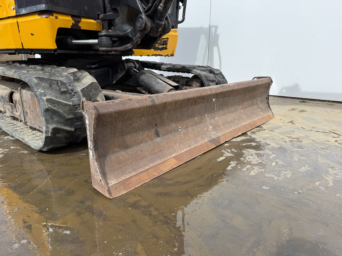 JCB 48Z-1 Hammer Lines / Quick Coupler – Image 22