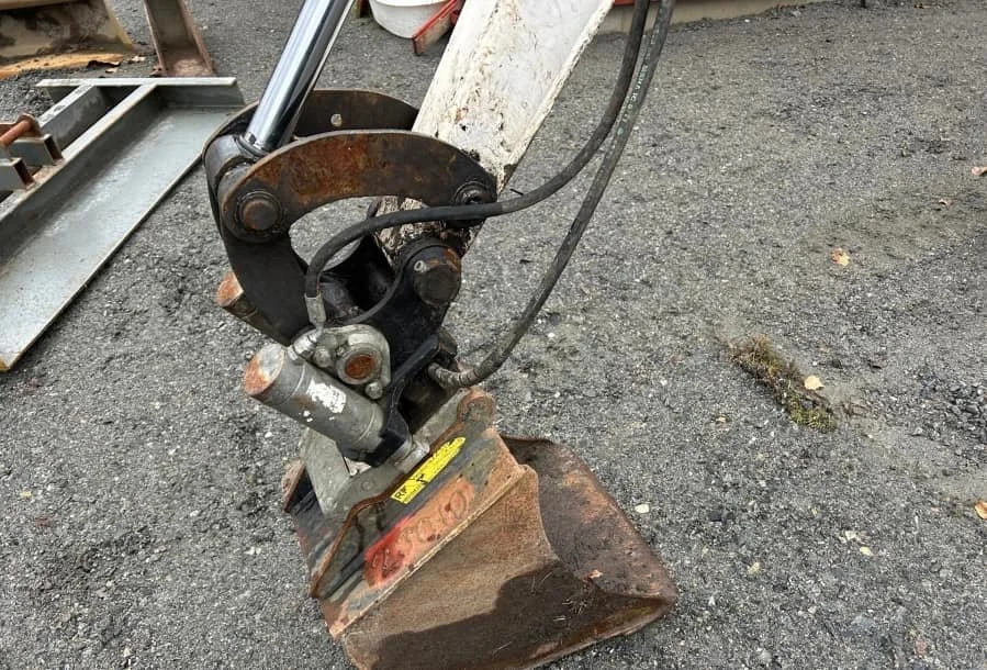 Bobcat E16 avec 4 godets – Image 54