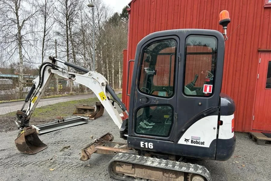Bobcat E16 avec 4 godets – Image 47