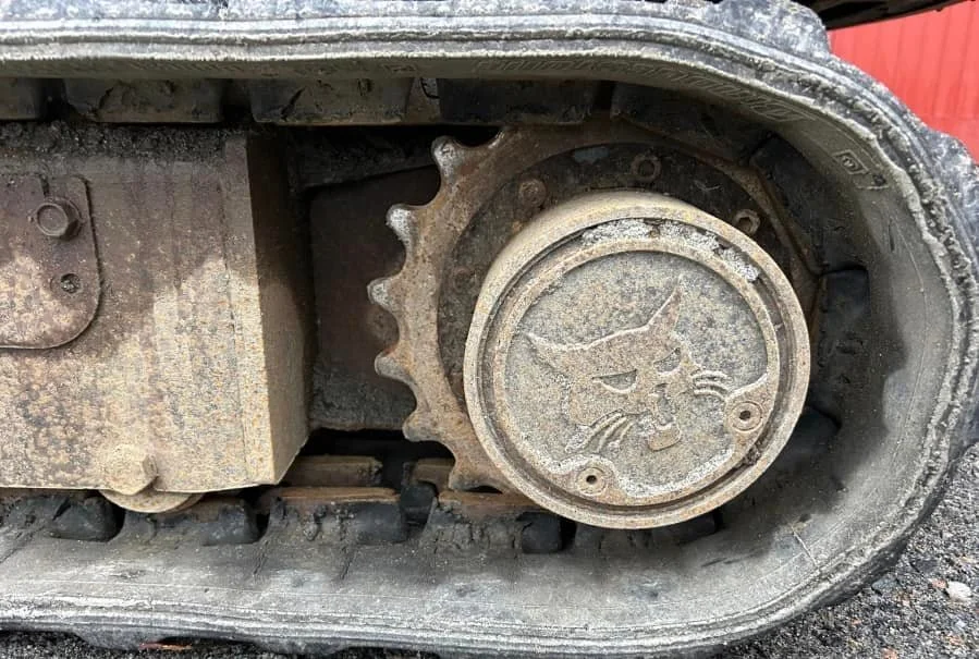 Bobcat E16 avec 4 godets – Image 46
