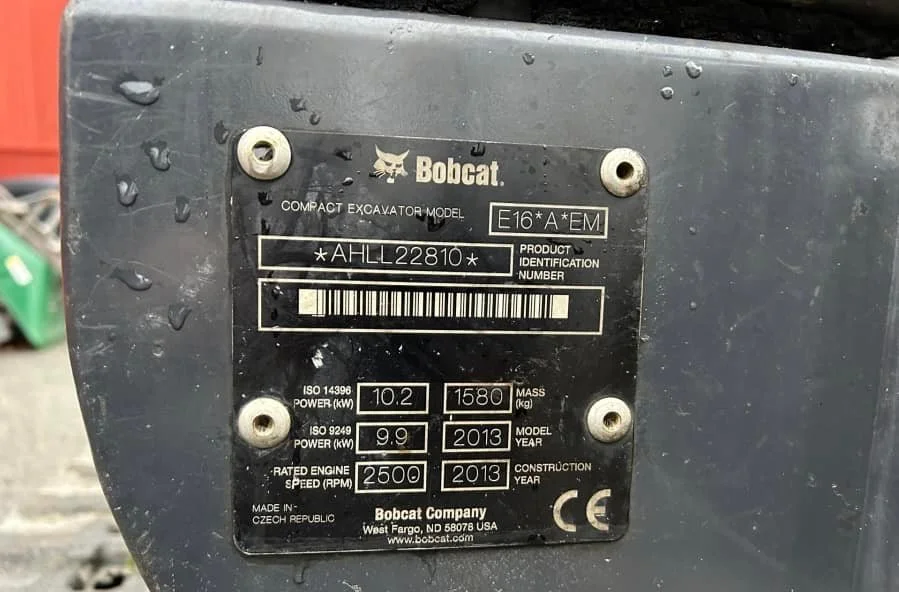 Bobcat E16 avec 4 godets – Image 38