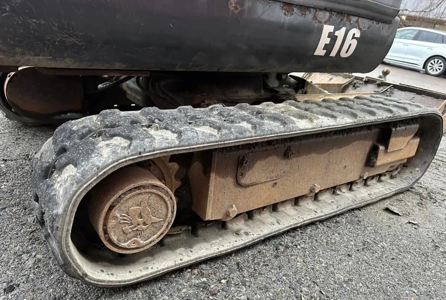 Bobcat E16 avec 4 godets – Image 24