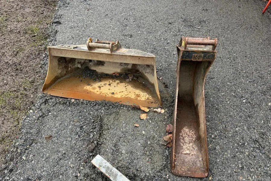 Bobcat E16 avec 4 godets – Image 21