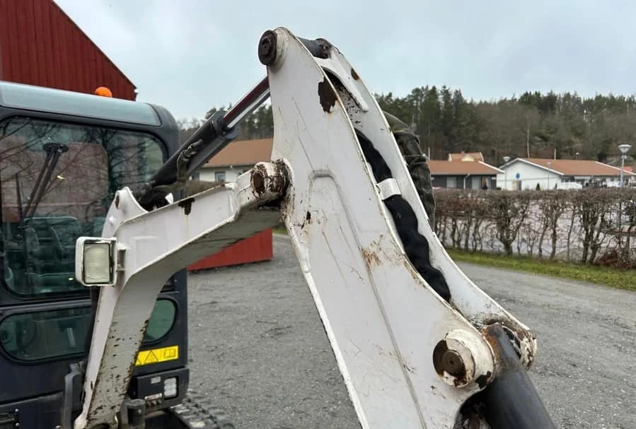 Bobcat E16 avec 4 godets – Image 6