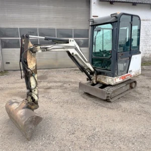 Bobcat 320 + 4 godets