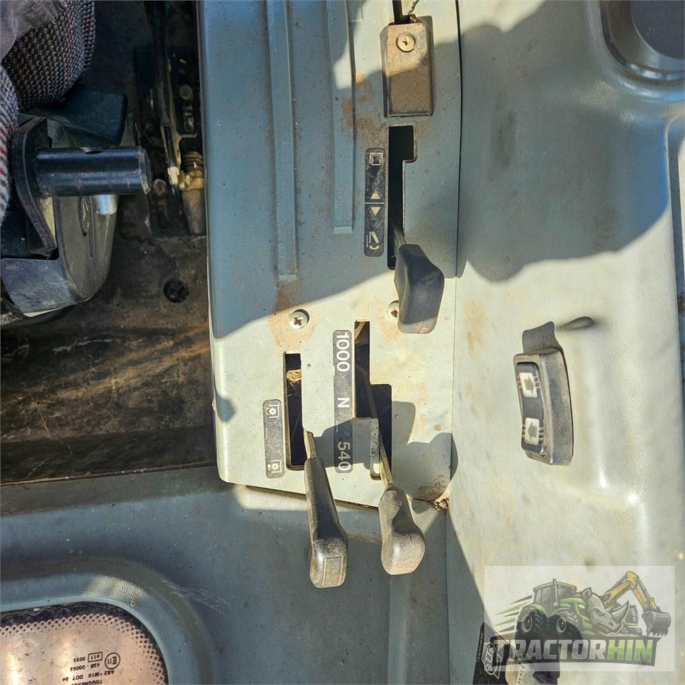 Massey Ferguson 4270 - 3,9 tonnes - Chargeur frontal Veto FX5960, année 2000 – Image 29