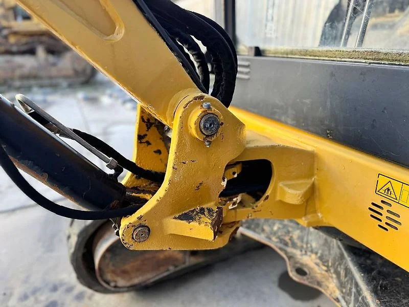 Caterpillar 302.4D – Image 14