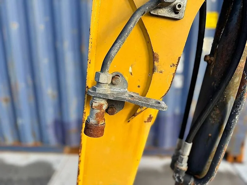 Caterpillar 302.4D – Image 11