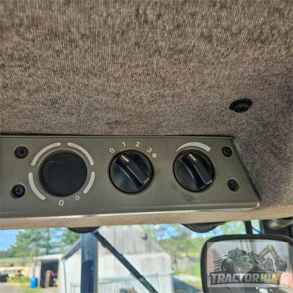 Massey Ferguson 4270 - 3,9 tonnes - Chargeur frontal Veto FX5960, année 2000 – Image 21