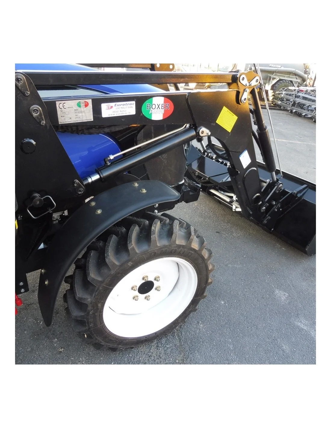 Tracteur Lovol M504C Cabine + Chargeur Frontal – Image 19