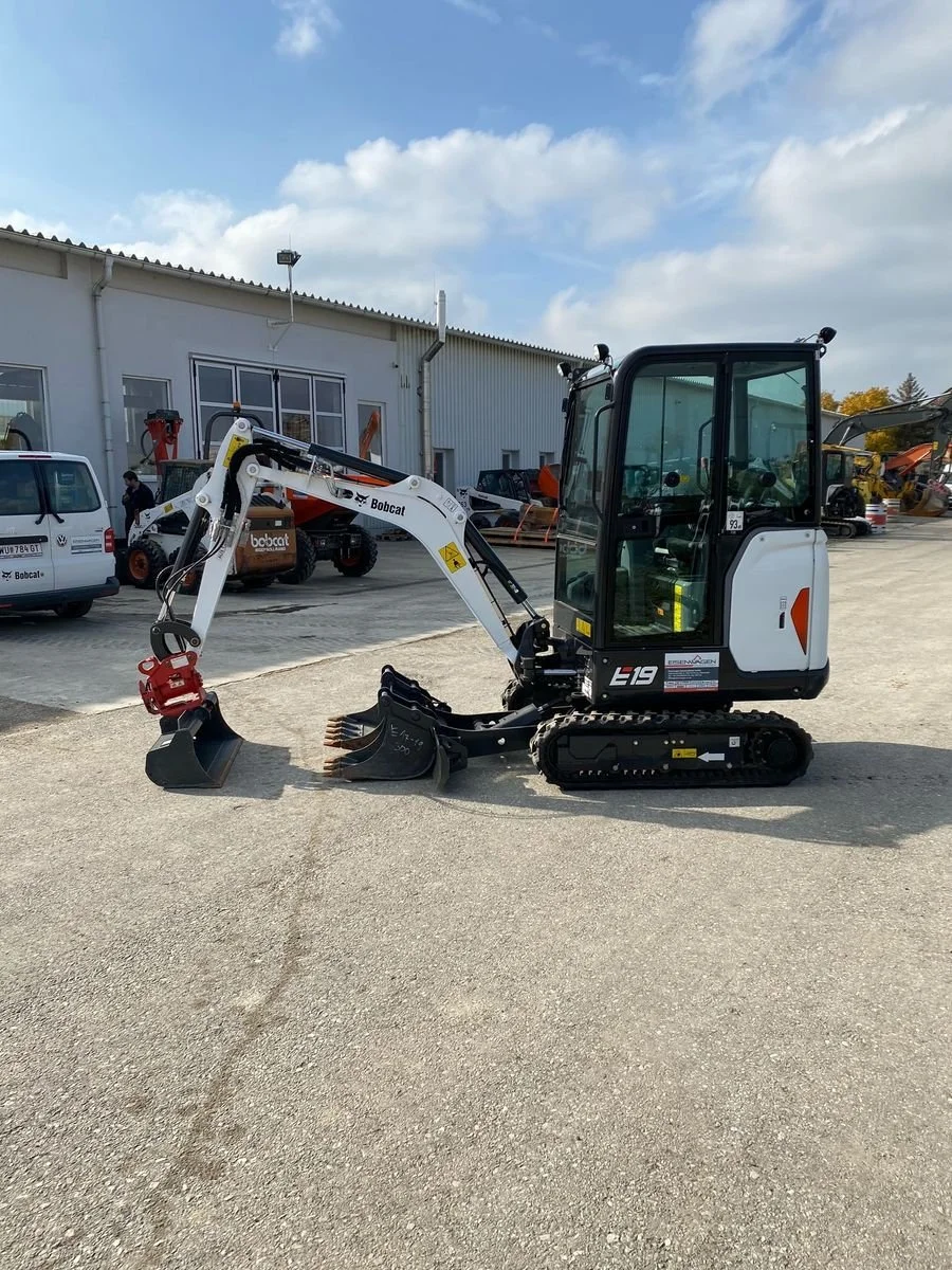 Bobcat E19 – 3 godets