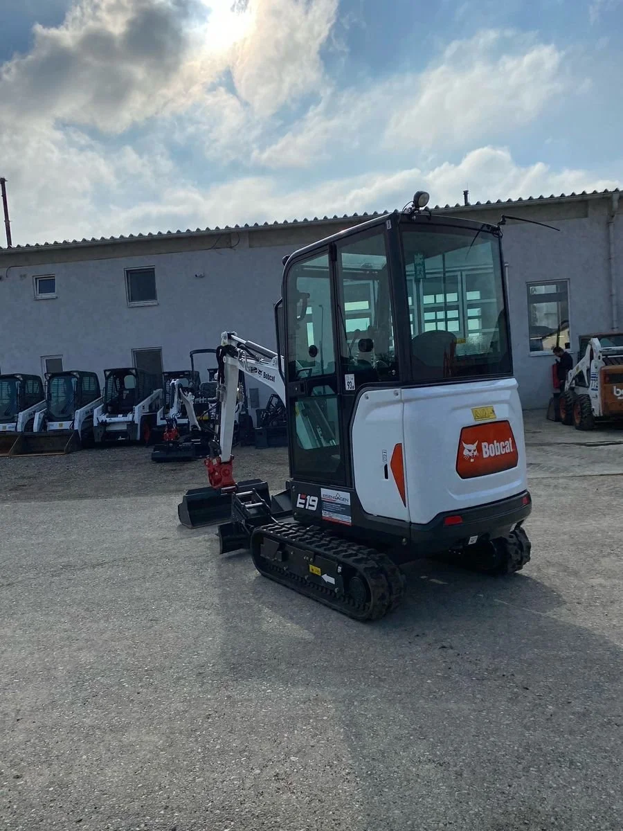 Bobcat E19 – 3 godets – Image 2