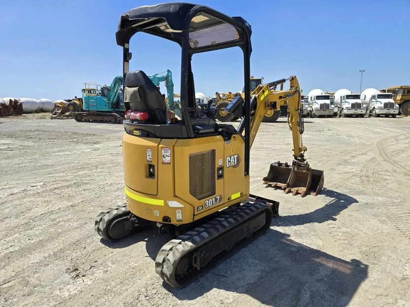 Mini Pelle Caterpillar 301.7CR 1,8 T + 3 godets + Remorque – Image 10