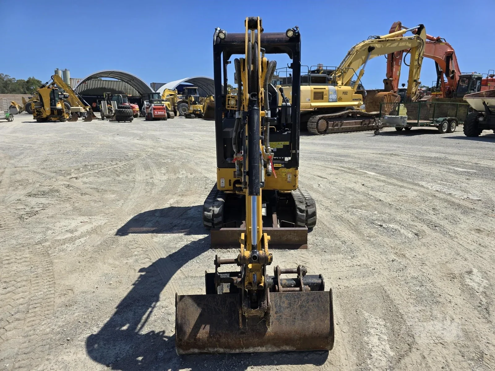 Mini Pelle Caterpillar 301.7CR 1,8 T + 3 godets + Remorque – Image 12