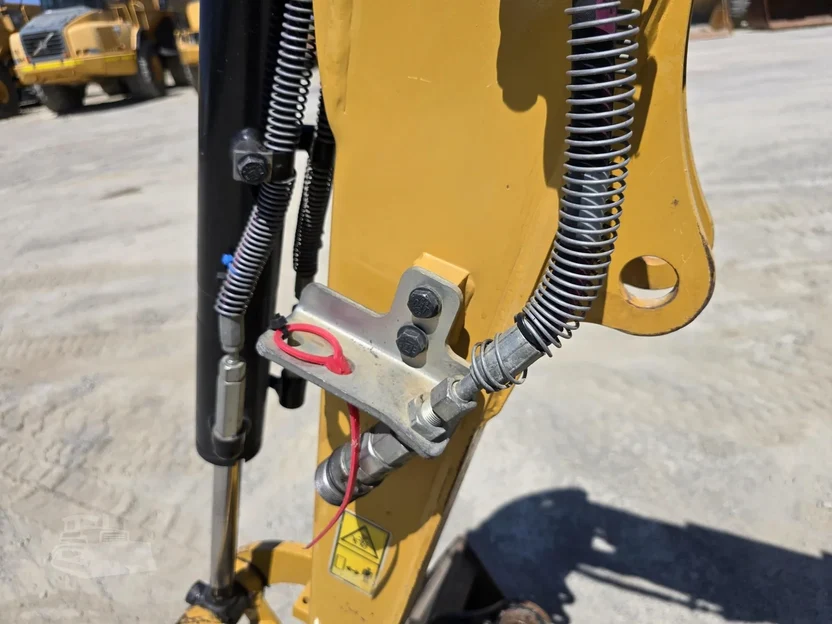 Mini Pelle Caterpillar 301.7CR 1,8 T + 3 godets + Remorque – Image 18