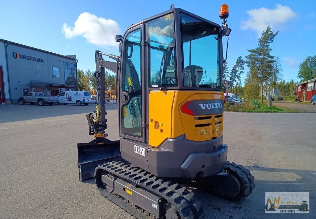 Mini Pelle Volvo ECR25D + ENGCON + 3 GODETS – Image 6