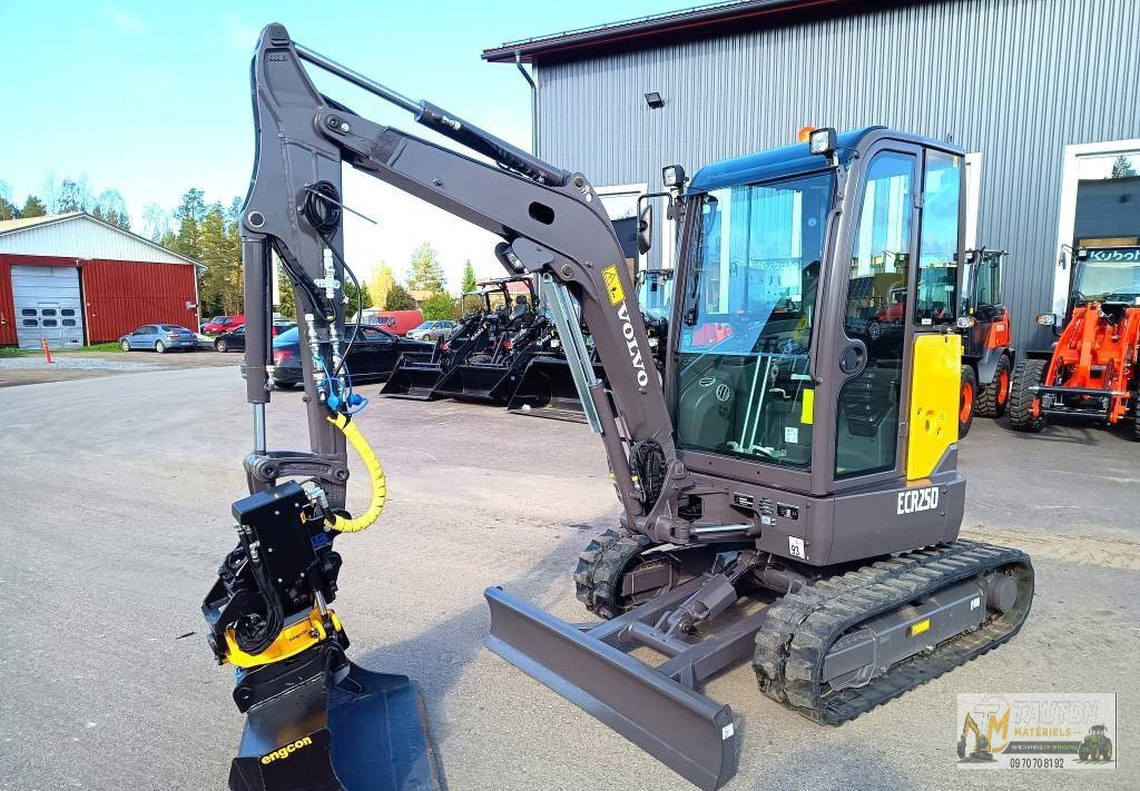 Mini Pelle Volvo ECR25D + ENGCON + 3 GODETS – Image 15