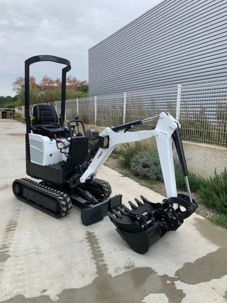 Mini Pelle Bobcat 320 1,6T + 3 godets
