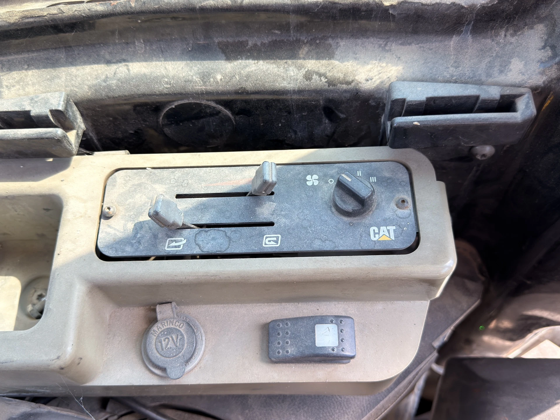 Caterpillar 303.5C CR avec 3 Godets – Image 3