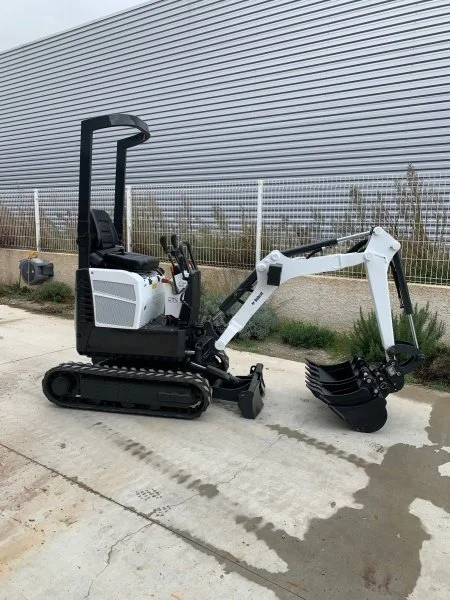 Mini Pelle Bobcat 320 1,6T + 3 godets – Image 2