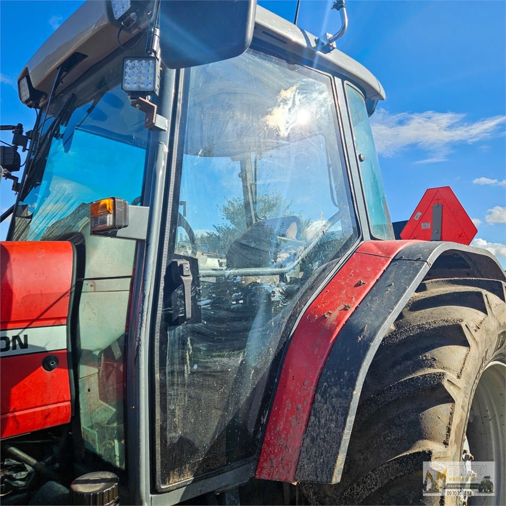 Massey Ferguson 4270 - Chargeur frontal Veto FX5960 – Image 38