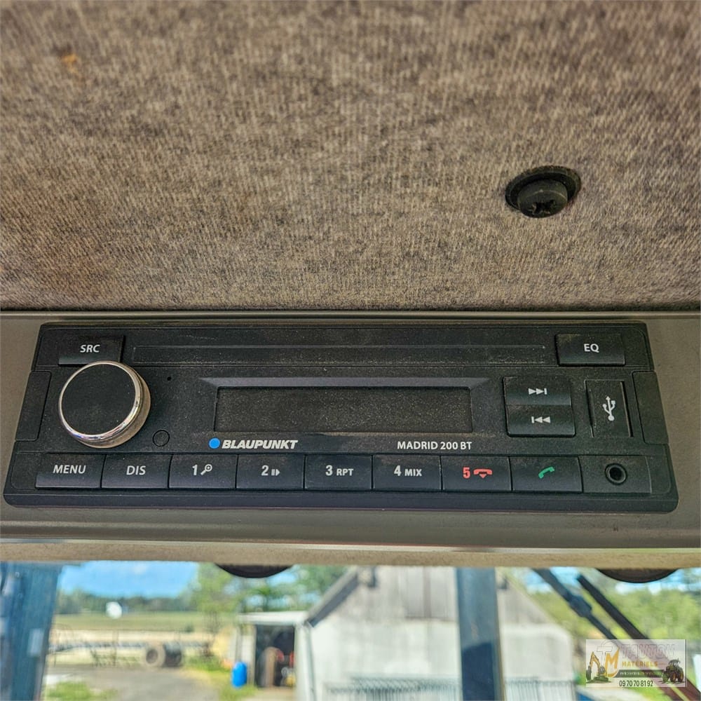 Massey Ferguson 4270 - Chargeur frontal Veto FX5960 – Image 22