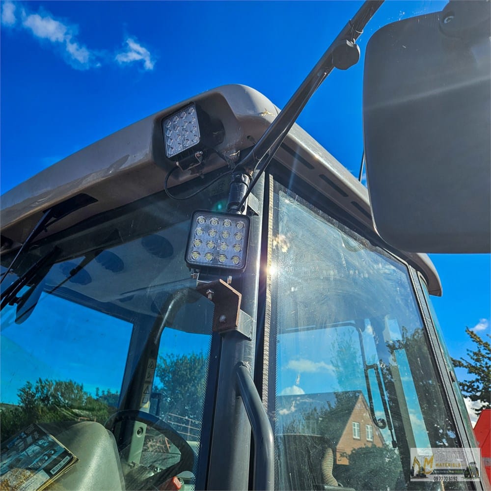 Massey Ferguson 4270 - Chargeur frontal Veto FX5960 – Image 11
