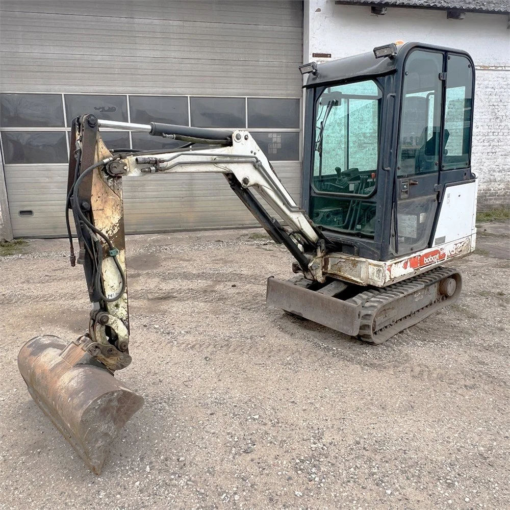 Mini Pelle Bobcat 320 avec 4 godets