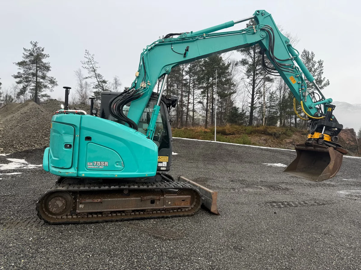 Pelle compacte Kobelco SK75SR-7 – Image 2