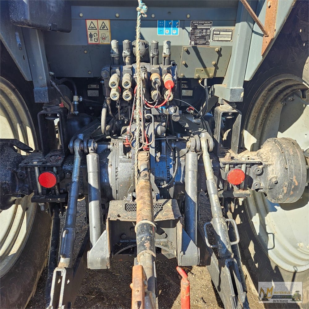 Massey Ferguson 4270 - Chargeur frontal Veto FX5960 – Image 15