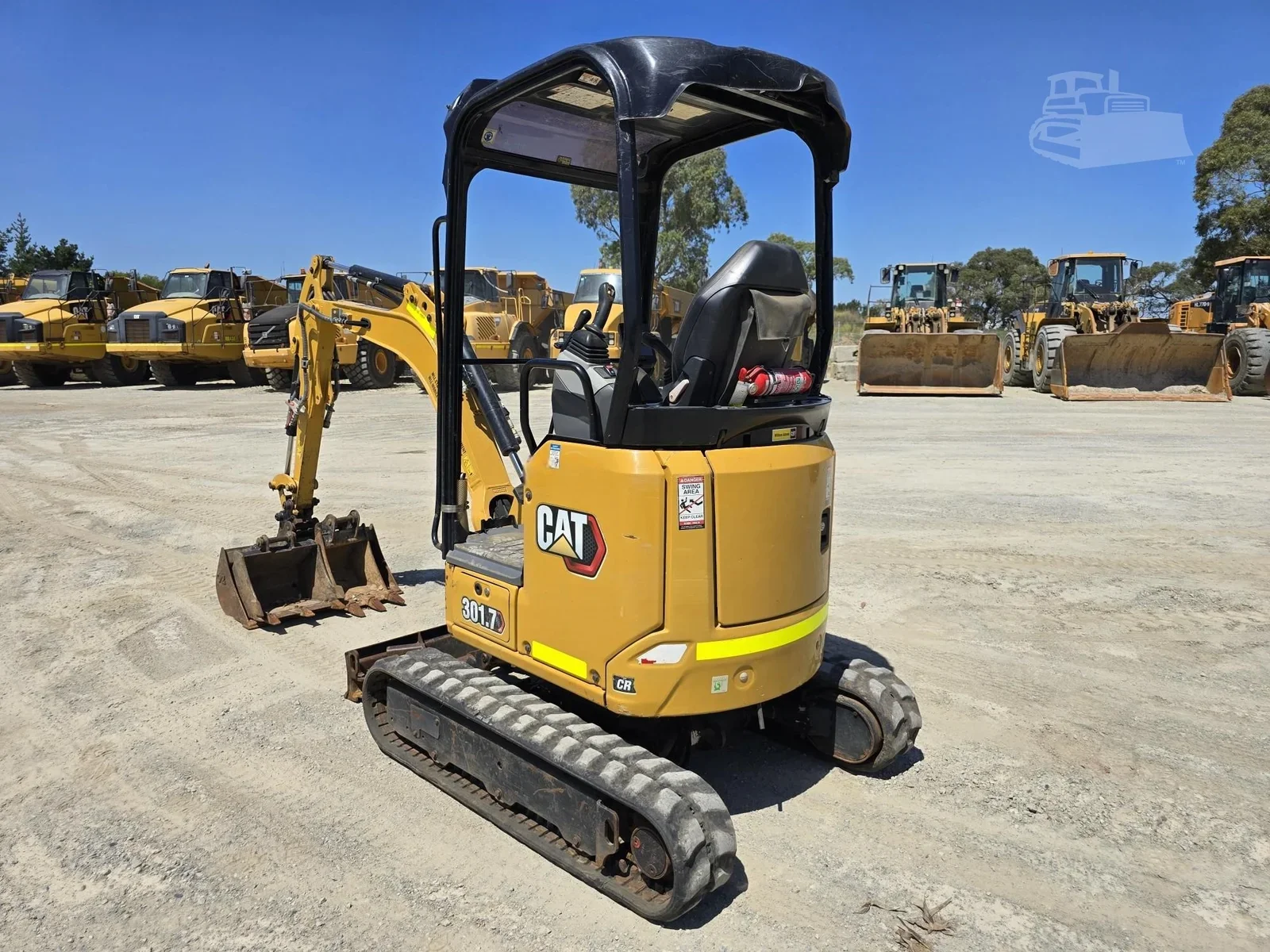Mini Pelle Caterpillar 301.7CR 1,8 T + 3 godets + Remorque – Image 7