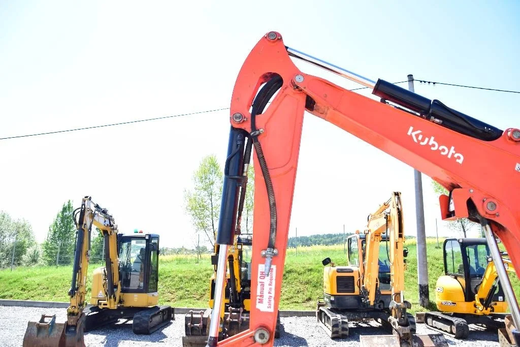 Mini Pelle Kubota U27-4 2,6 T+ 3 godets + Attache rapide – Image 8