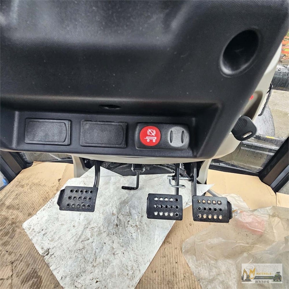 Case IH Farmall 100 A, année 2023 – Image 35