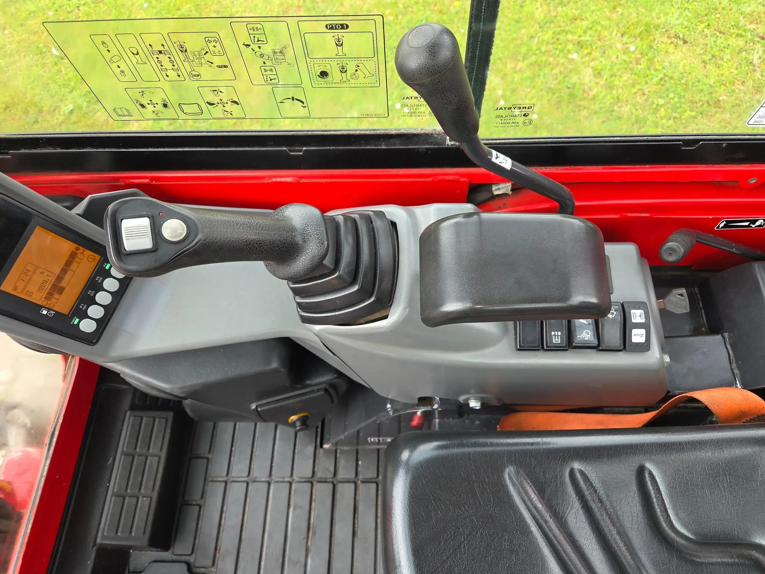 Mini Pelle Yanmar SV18 – Image 13