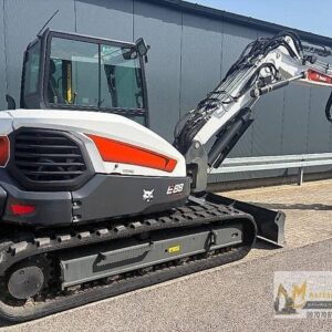 Mini Pelle Bobcat E88 R2 Avec des Godets