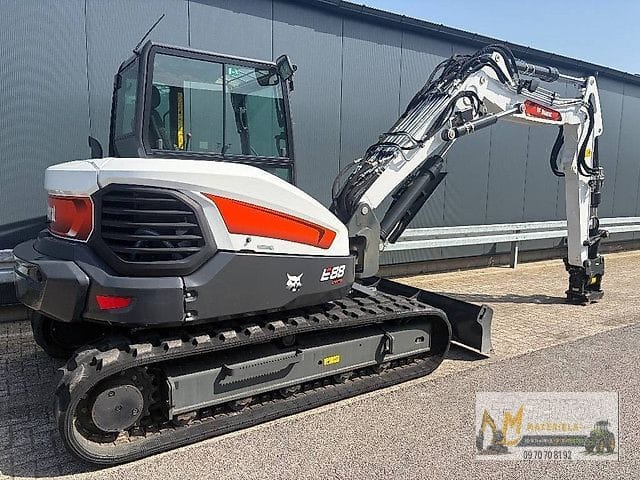Mini Pelle Bobcat E88 R2 Avec des Godets