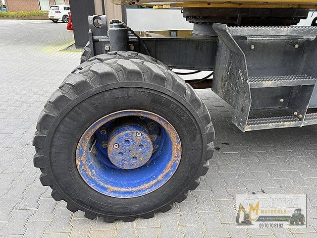 Pelle Komatsu PW180-10 avec des Godets – Image 6