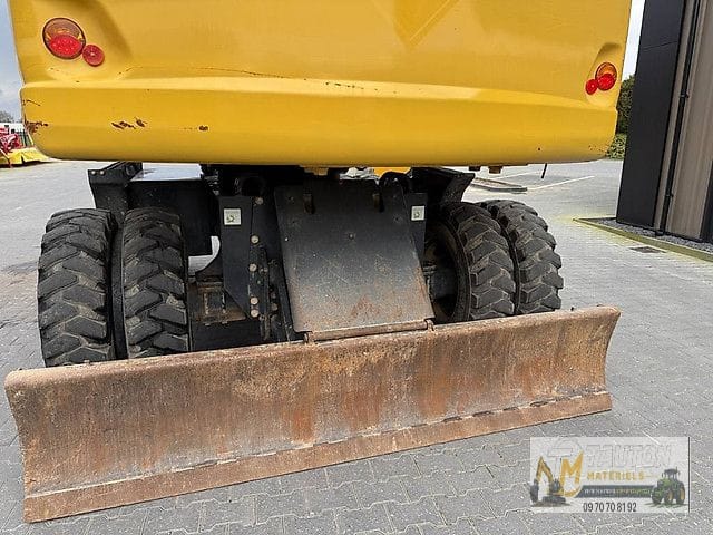 Pelle Komatsu PW180-10 avec des Godets – Image 9